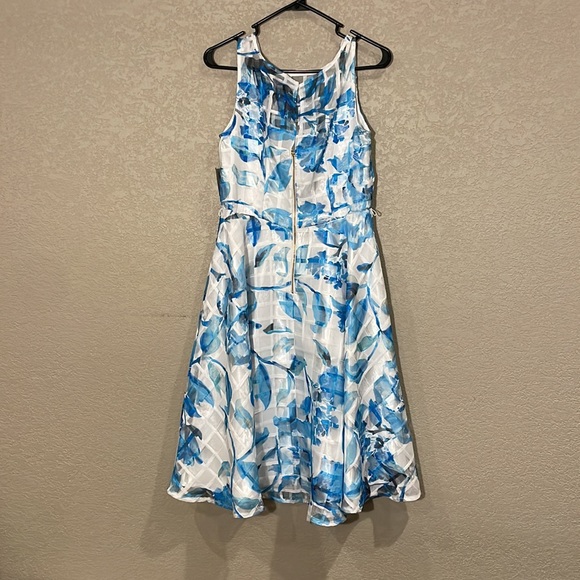 Danny and Nicole midi dress - Picture 2 of 5